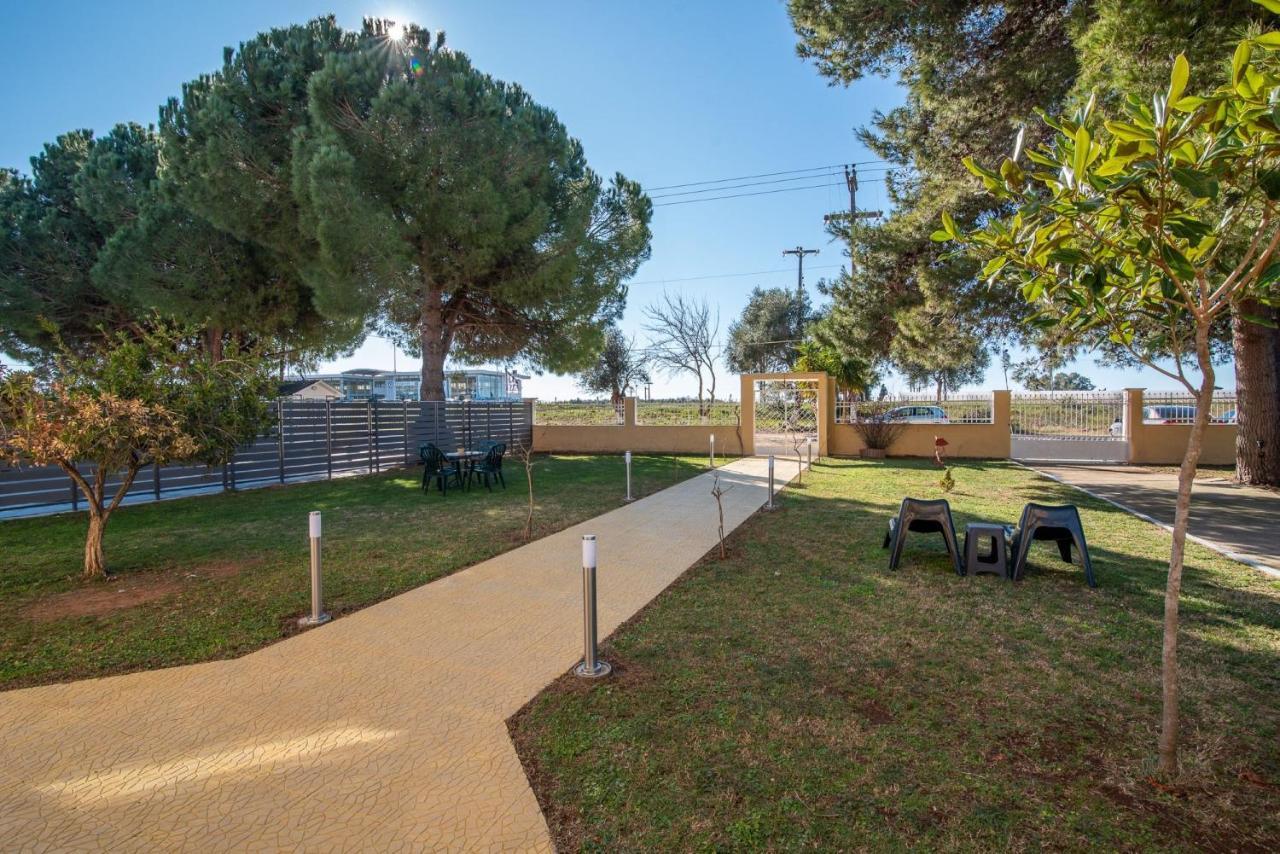 Pine Trees Apartment Превеза Екстер'єр фото