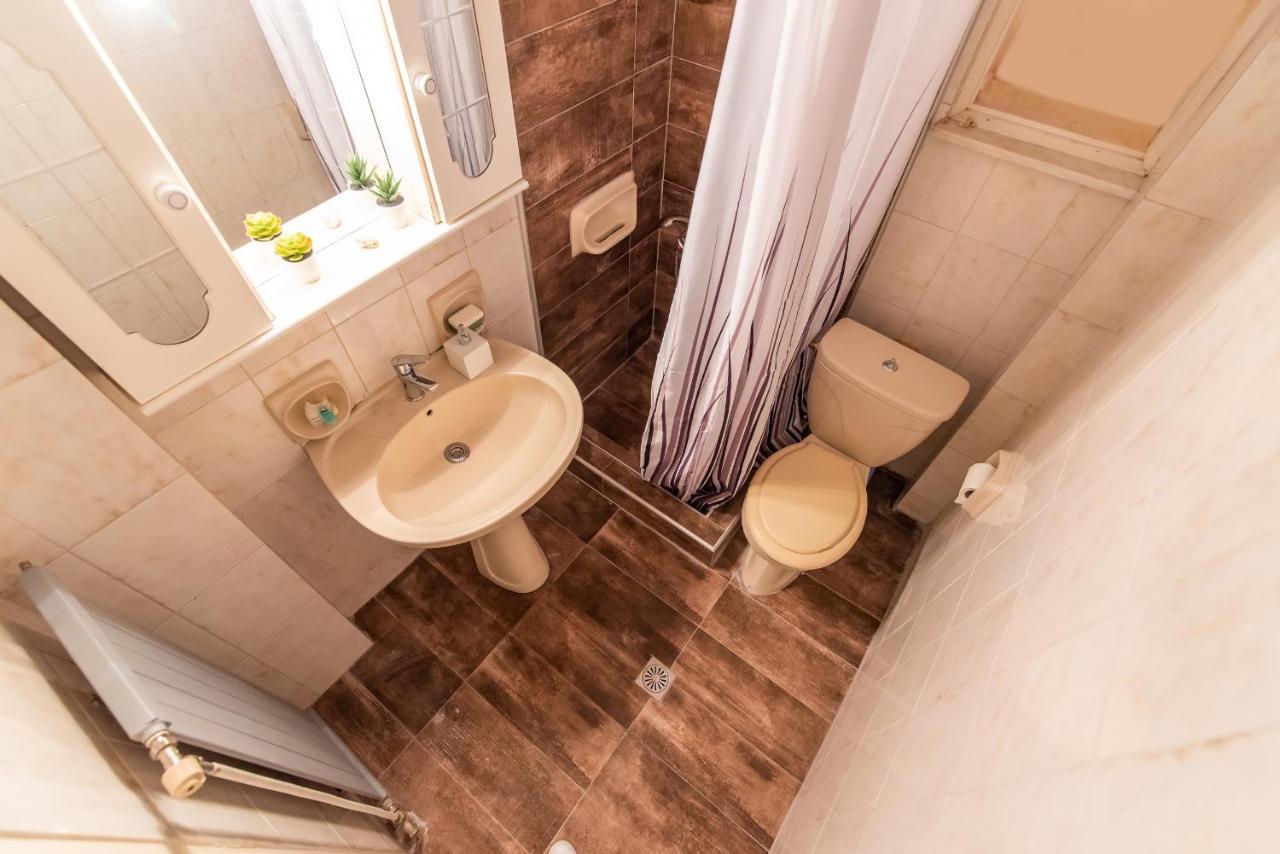 Pine Trees Apartment Превеза Екстер'єр фото