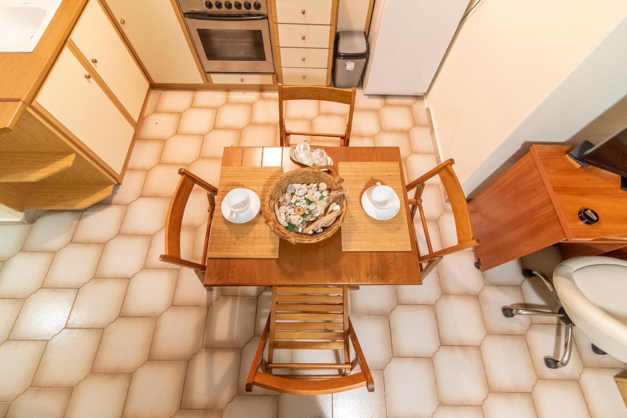 Pine Trees Apartment Превеза Екстер'єр фото